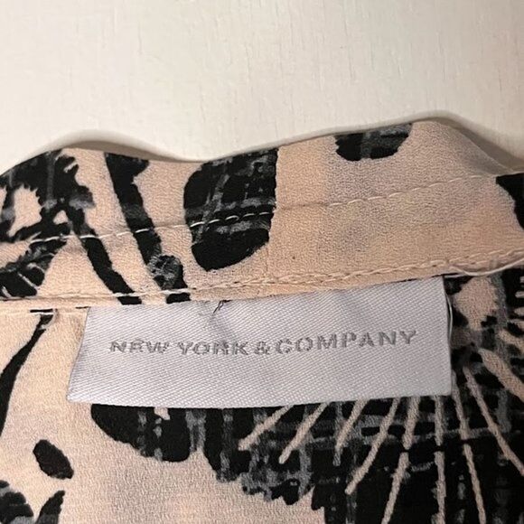 New York & Company Sheer Pink and Black Floral Blouse Size XSmall - Picture 3 of 8